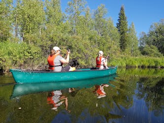 Passeio guiado de canoa ou caiaque no lago Pyhäjärvi